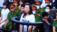 Các bị cáo tại tòa. Ảnh chụp qua màn hình.