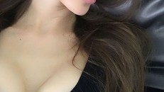 Vòng một góc cạnh của Yulia. Ảnh: Y.D.