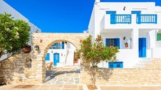 Villa Blanco tọa lạc gần những tiện ích tiểu khu và nội khu.