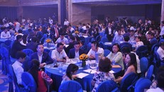 Hơn 500 khách mời có mặt lấp đầy mọi chỗ trống từ trước khi sự kiện bắt đầu 30 phút.