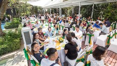 Hàng trăm nhà đầu tư đội mưa giành quyền mua biệt thự tại lễ mở bán đợt 3