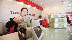 So với nhóm cổ phiếu ngân hàng niêm yết, thị giá TCB hiện cao nhất, vượt xa mức đỉnh kỷ lục của các mã ngân hàng khác