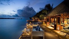 Với gói SHKN của FLC Holiday, bạn có thể có cơ hội nghỉ dưỡng ở Resort 5 sao Conrad Maldives Rangali Island (đối tác của RCI tại Maldives)