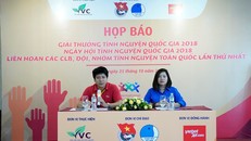 Anh Dương Hoài Nam – Chủ tịch Hội Liên hiệp Thanh niên Vietjet cùng đại diện Trung tâm TNQG trả lời phỏng vấn tại họp báo về chuỗi sự kiện ý nghĩa này