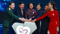 Hơn 25 tỷ đồng ủng hộ mổ tim trong đêm gala 10 năm ‘Trái tim cho em’