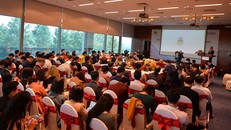 Hội thảo thu hút đông đảo sự quan tâm, nhiều vấn đề nóng được đặt ra.