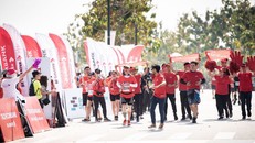 Lãnh đạo Techcombank cùng các vận động viên Marathon trên cung đường xanh