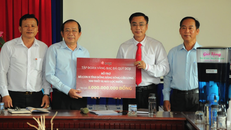 DN của 'ông vua' vàng bạc đá quý ủng hộ 10 tỷ đồng chung tay phòng chống dịch Covid-19.