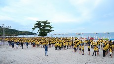 Hơn 1000 nhân viên kinh doanh “nhuộm vàng” bãi biển Phú Quốc