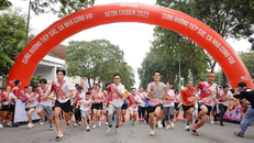 Giải chạy “AEON Ekiden – Cung đường tiếp sức, Cả nhà cùng vui” đã có hơn 1.500 người tham dự tại 3 địa điểm Hà Nội, Bình Dương và TP.HCM