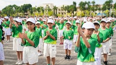 8000 người tham dự Lễ phát động toàn dân tập luyện môn bơi phòng, chống đuối nước năm 2024