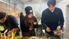 Bếp trưởng Hoàng Tùng trình diễn ẩm thực Fine Dining tại Lễ hội đèn lồng quốc tế 2025.