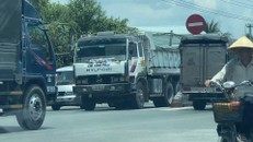 Dự án Đường cao tốc Trung Lương - Mỹ Thuận: Xe “vua” chở đất cát lộng hành?