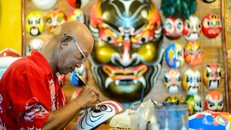 Mê mẩn với những chiếc 'mặt nạ thời gian'