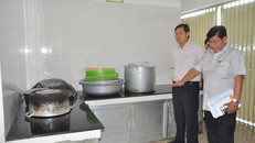 Siết chặt đầu vào của thực phẩm tại bếp ăn trường học