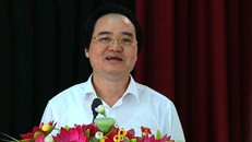 Bộ trưởng Bộ Giáo dục và Đào tạo Phùng Xuân Nhạ.
