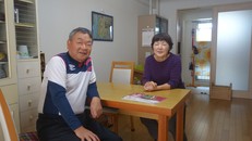 Hạnh phúc bên nhau: Kazuto và Etsuko Mori thường suy ngẫm về khả năng mất nhau, và họ sẽ đối phó thế nào khi sống trong cô độc.