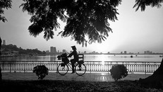 Chuyện quanh Hồ Tây