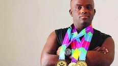 Adedamola Roberts, vận động viên mắc hội chứng Down. 