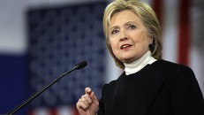 Bà Hillary Clinton thắng ông Trump 4-2 ở nơi bỏ phiếu đầu tiên của Mỹ