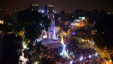 Nhà thờ lớn Hà Nội lung linh ánh đèn. Ảnh minh họa