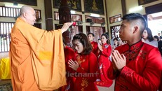 14 cặp đôi tại Hà Nội tổ chức lễ cưới tập thể nơi cửa Phật