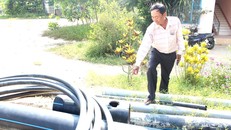 Những đường ống bị vỡ do thi công đường