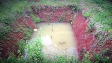 Ao cá nơi phát hiện 3 cháu bé tử vong