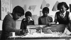 Trang bị kỹ năng và công cụ cho thế hệ trẻ