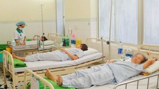 Du khách Lào bị ngộ độc điều trị tại BV Hoàn Mỹ Đà Nẵng