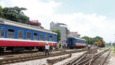 Vị trí tàu khách qua ghi bị trật bánh. Ảnh: Bộ GTVT