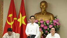 Phó Thủ tướng Vũ Đức Đam làm việc với lãnh đạo Bộ GD&ĐT về chất lượng đào tạo ngành sư phạm sáng 17/8. (Ảnh: Đình Nam)