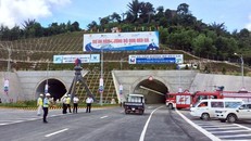 Cửa phía bắc Hầm đường bộ Đèo Cả