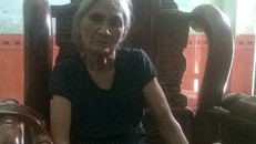 Bà Nguyễn Thị Mận chia sẻ với PV về việc nhiều người "lạ" lọt vào nhà mình