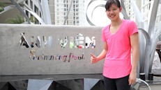 Ánh Viên chụp ảnh bên hồ bơi mang tên mình