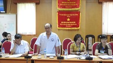 Ông Quách Thiên Tường, Phó Giám đốc Phụ trách BVĐK tỉnh Hòa Bình chủ trì cuộc đối thoại