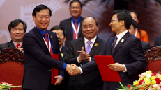 Thủ tướng chứng kiến lễ kí Nghị quyết liên tịch về Quy chế phối hợp công tác của Chính phủ và Ban chấp hành Trung ương Đoàn giai đoạn 2017-2022 (Ảnh Tuổi trẻ)