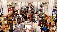 Những 'mùa mua sắm' tốn kém của dân Mỹ