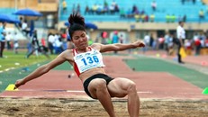Nxư hoàng nhảy xa Bùi Thu Thảo