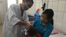 Con bại não vì mẹ lạm dụng vitamin D, canxi khi mang bầu