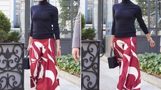 Victoria Beckham chuộng mốt 'thả rông' ngực tại Tây Ban Nha