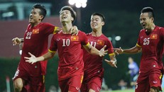 Công Vinh - Thủy Tiên và hàng loạt sao 'bùng nổ' cảm xúc sau chiến thắng của U23 Việt Nam
