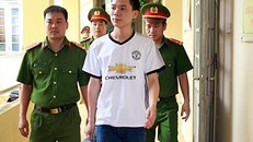 Bác sĩ Hoàng Công Lương - cán bộ của Khoa Điều trị tích cực, Bệnh viện Đa khoa tỉnh Hòa Bình, đơn nguyên thận nhân tạo - bị khởi tố và bắt tạm giam. Ảnh: B.C