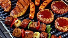 Những thực phẩm nên hạn chế ăn trong mùa hè