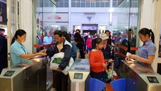 Ngành đường sắt tăng nhiều chuyến tàu đến các trung tâm du lịch để phục vụ du khách. Ảnh: Phước Tuần