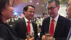 Ông Koh Poh Tiong (thứ 2 từ phải qua) đã trở thành trở thành tân chủ tịch Hội đồng quản trị của Sabeco