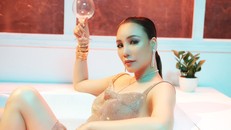 Ca sĩ Hồ Quỳnh Hương: Gạ tình, nếu có, phải từ hai phía