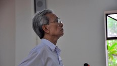 Bị cáo Nguyễn Khắc Thủy tại phiên tòa phúc thẩm hôm 11/5. Ảnh: N.A.