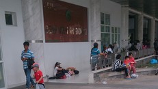 Bé trai 5 tuổi chơi trò thắt cổ dẫn đến hôn mê