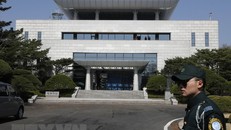 Nhà Hòa bình ở làng đình chiến Panmunjom giữa hai miền Triều Tiên, địa điểm dự kiến diễn ra cuộc đàm phán cấp cao liên Triều vốn bị hoãn do cuộc tập trận chung Hàn Quốc - Mỹ. (Nguồn: EPA-EFE/TTXVN)